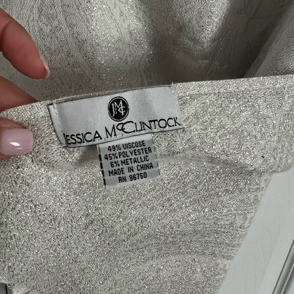 Jessica McClintock White Silver Metallic Paisley Fringe Shawl - Picture 3 of 5